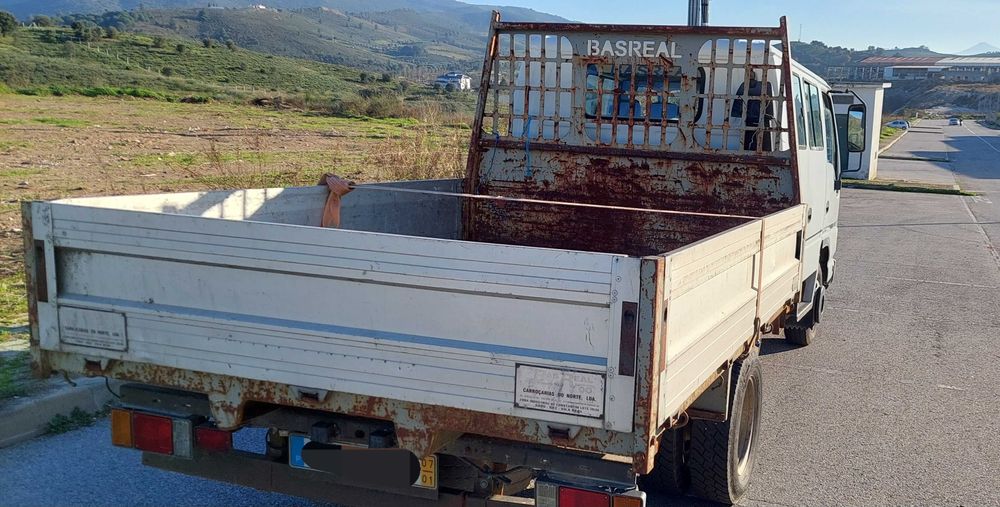 ISUZU NKR 3.0 de Cabine tripla, 9 lugares