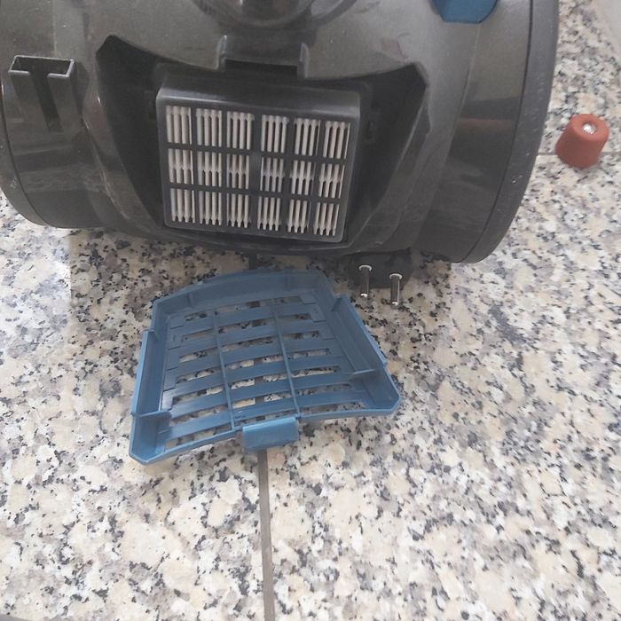 Aspirador Ufesa sem saco