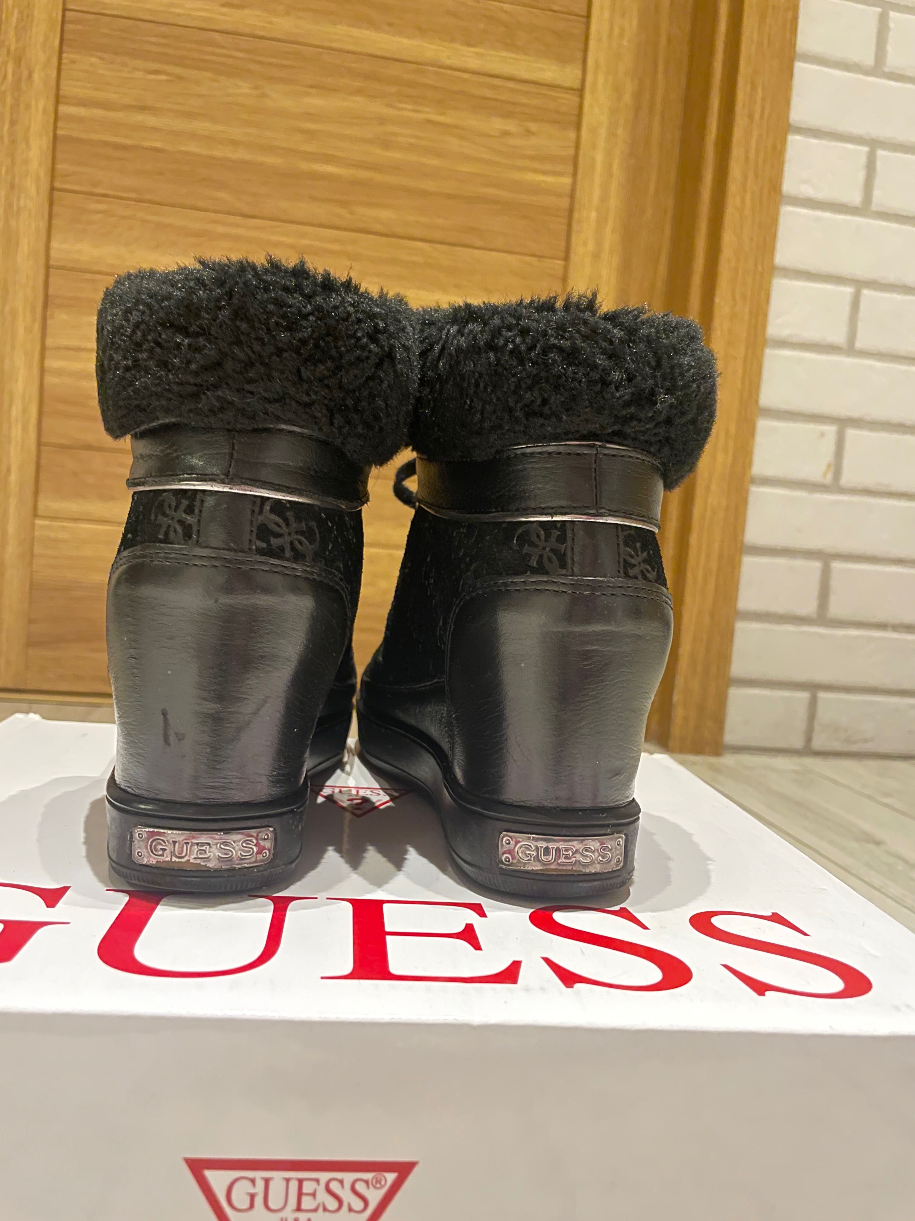 Guess Sneakersy na koturnie ocieplane