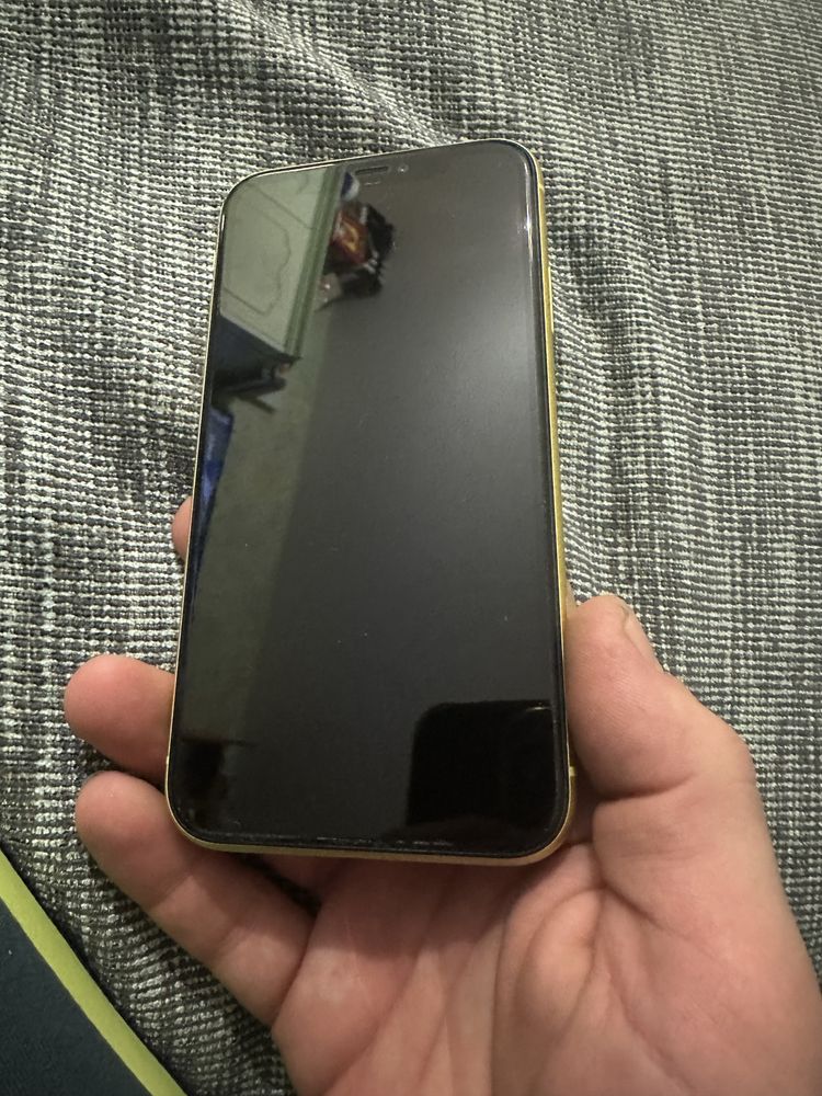 Телефон iPhone 11 64gb