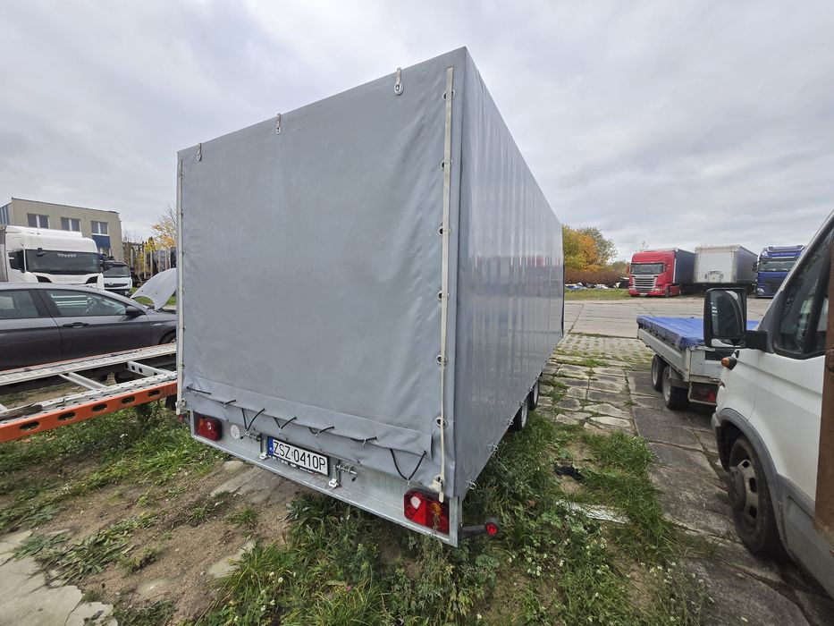 Duża przyczepa/laweta kryta na wynajem
