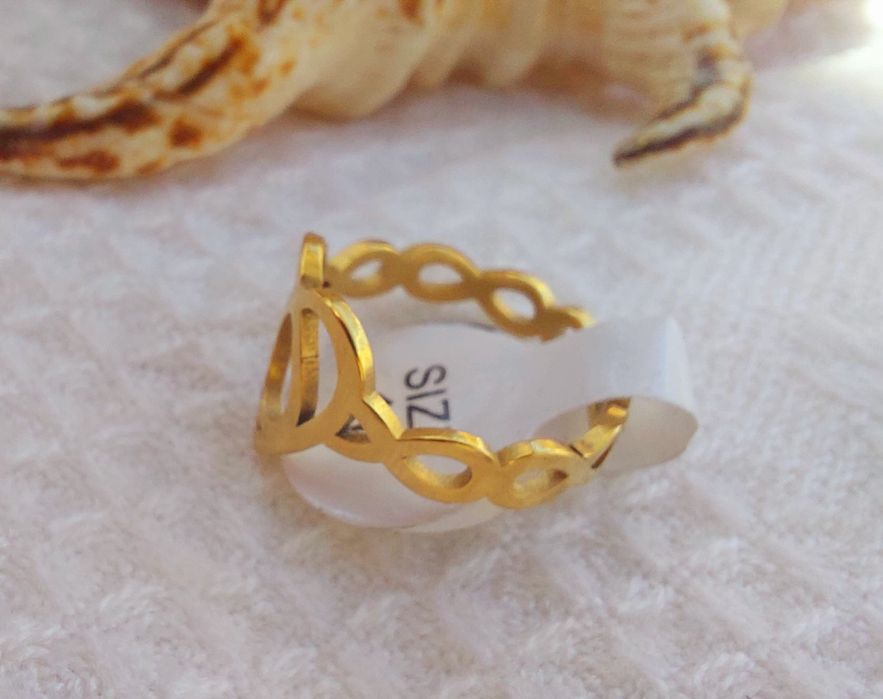Anel de aço inoxidável dourado com coração