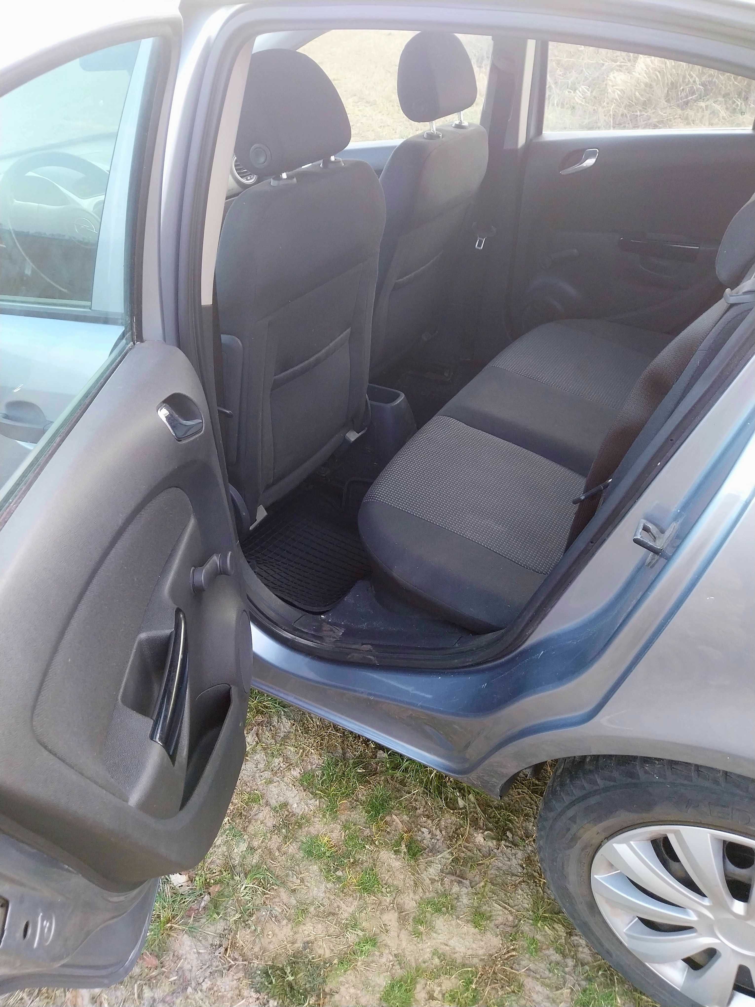Opel corca D 1.2 b