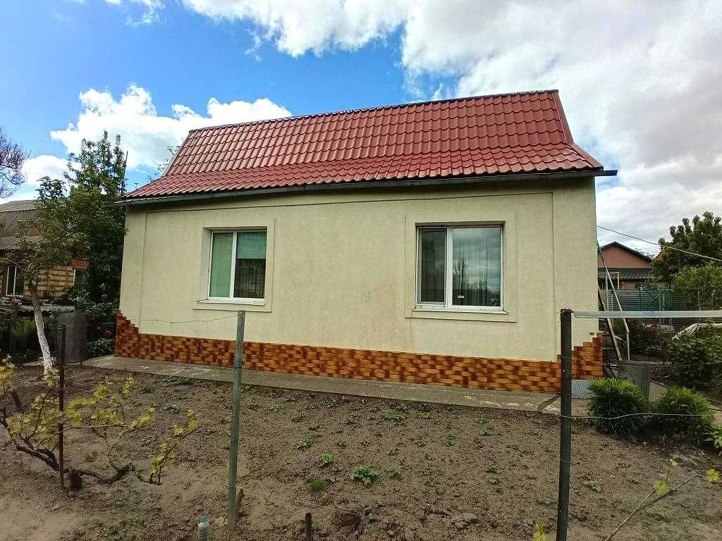 Продам жилий будинок в центрі Макарова.