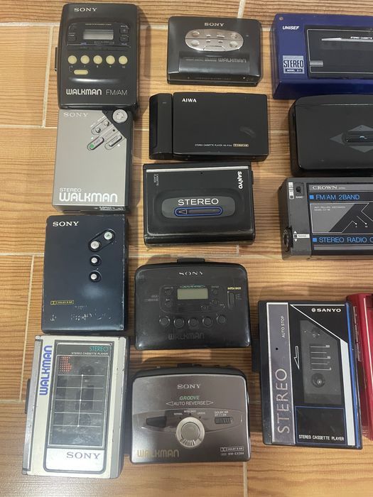 Walkmans SONY, AIWA, CROWN