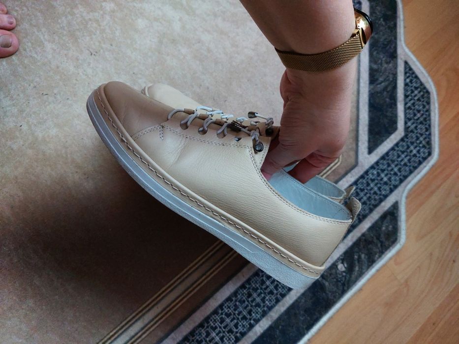 Шкіряні легенькі спіпони