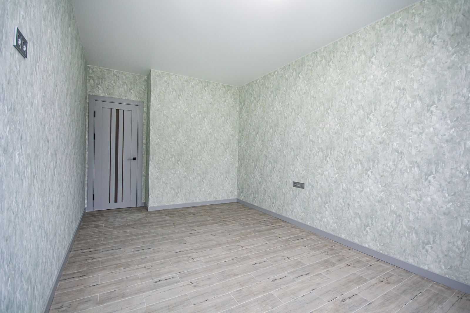 Продам 1 кім Варшавский  Варшавський 3 Буд 7.4