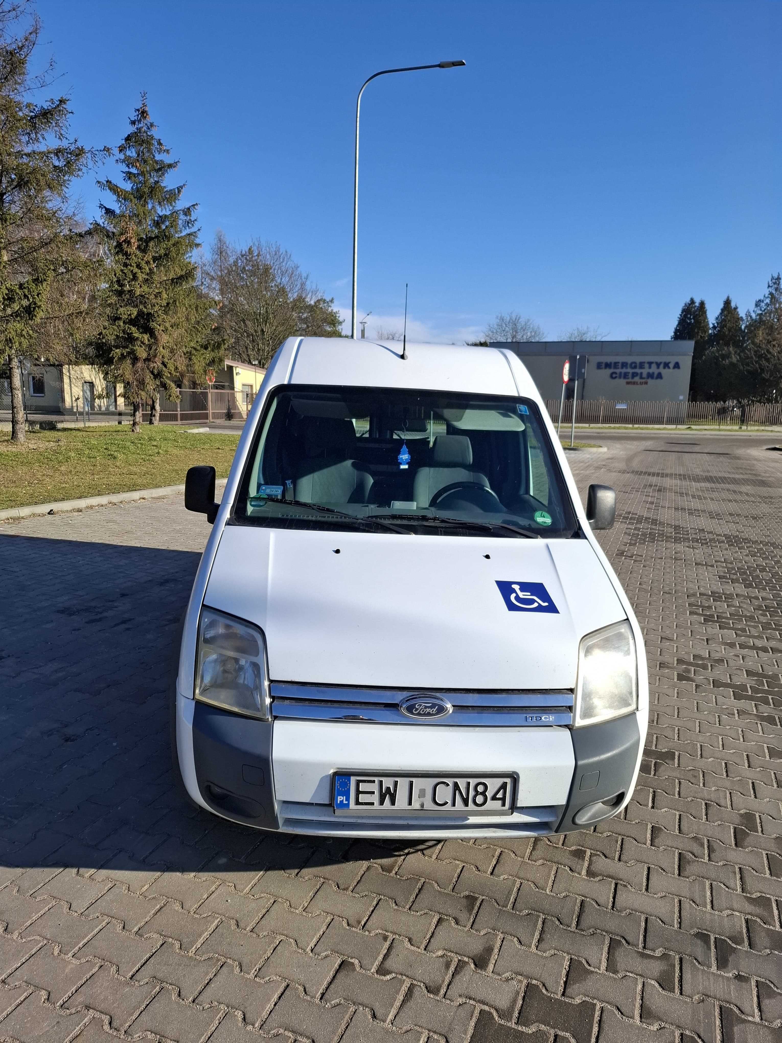 Ford Tourneo Connect przystosowany do przewozu osoby niepełnosprawnej