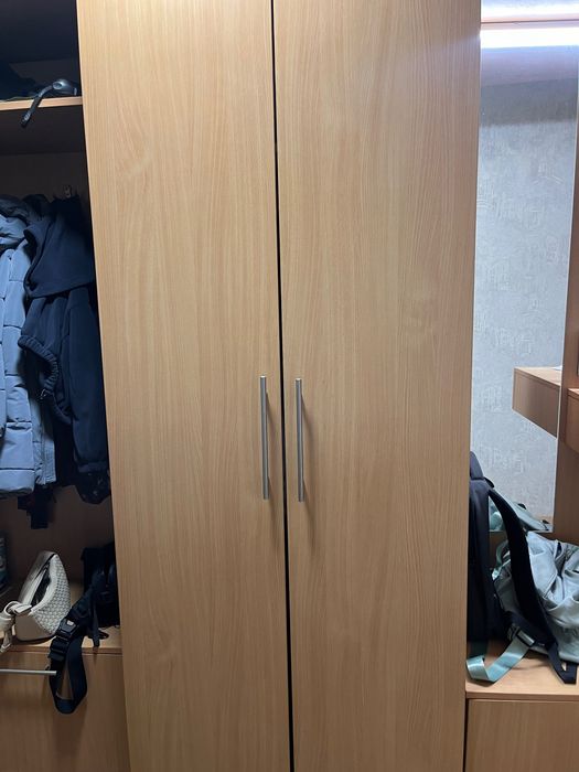 Продаю шафу в прихожу