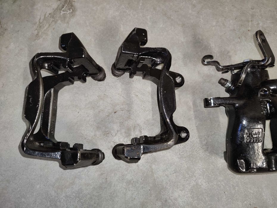 GOLF V A3 S3 8P 3.2 SWAP ZACISKI + Jarzma TYŁ 280mm