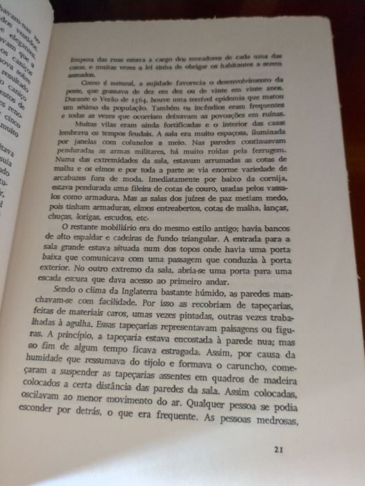 A Vida Quotidiana Em Inglaterra no tempo de Isabel I por Léon Lemonnie