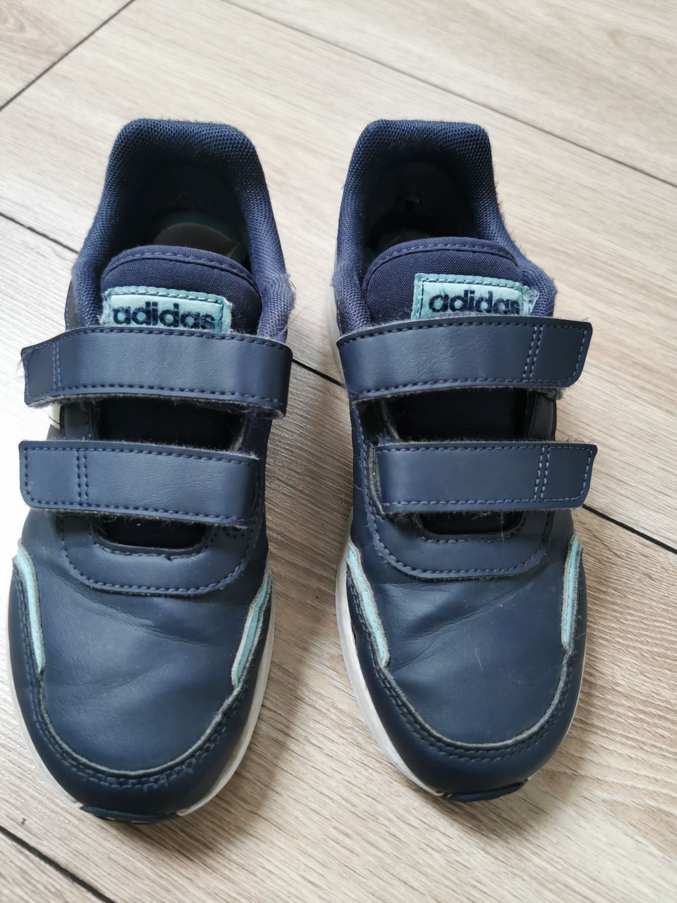 Buty dla chłopca Adidas 32