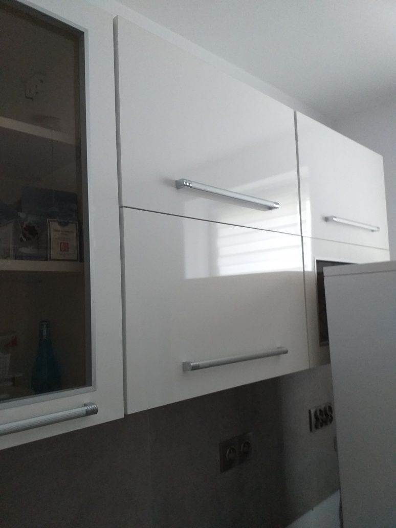 Szafki wiszące  60 cm  Meble kuchenne *  wysoki połysk białe/perłowe