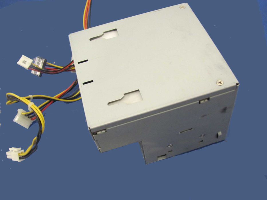 блок питания dell 12v 18a ДЛЯ П.К. бесплатная дост. через олх укрпочту