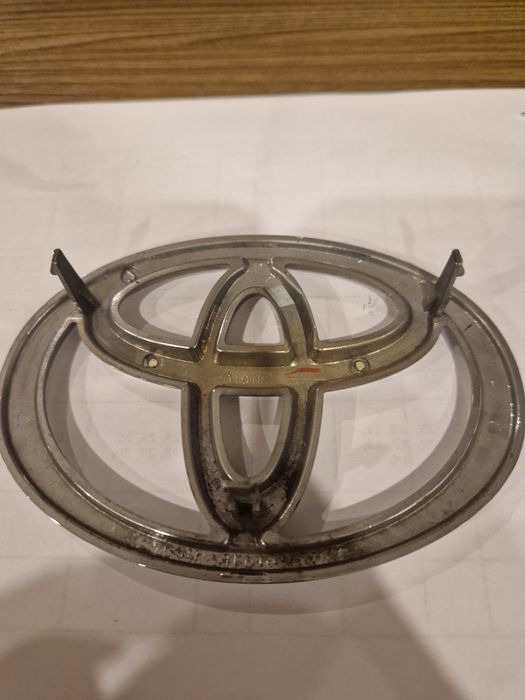 Emblemat grilla rav 4