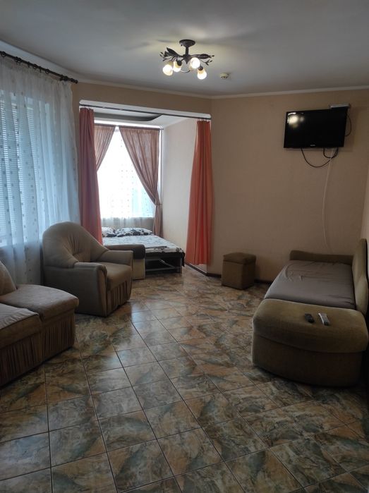 Подобово оренда з банею , банкет залом , мангальною зоною , порковкою