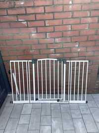 Bramka / barierka zabezpieczajaca na drzwi / schody