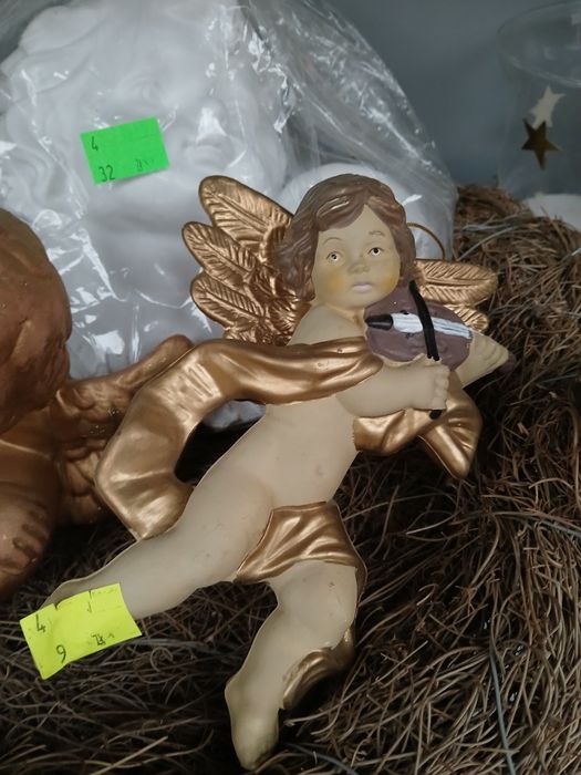 Bozonarodzeniowe aniołki  figurki piękne do stroika