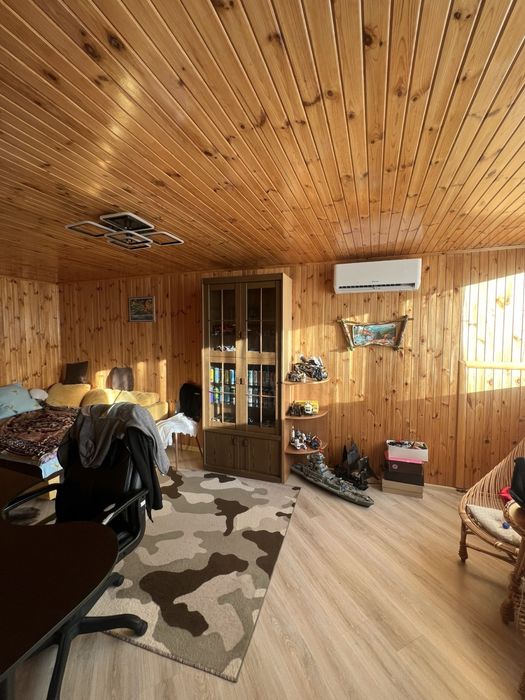 Продаж частини будинку на Крошні. 120 м2, 7 соток. Торг.