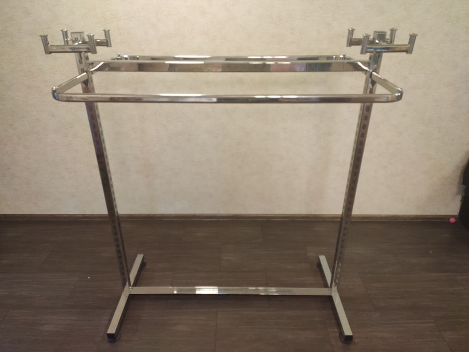 Стійка для одягу