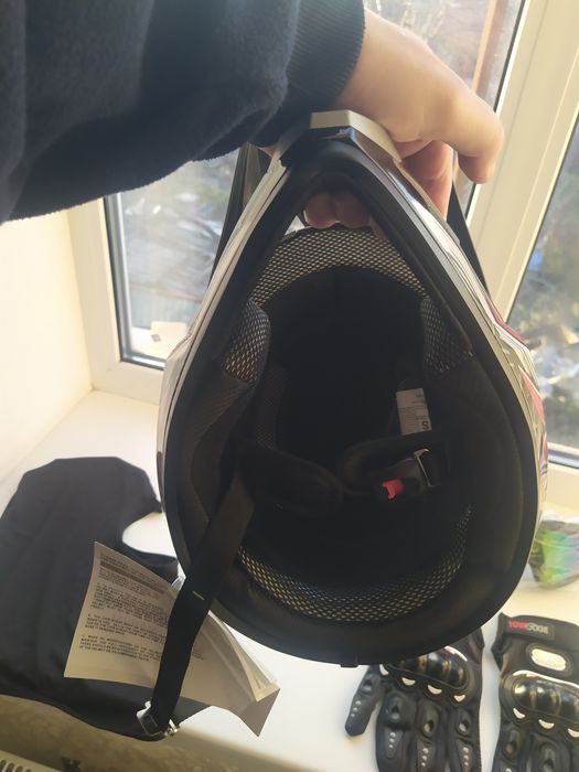 Мотошлем, гермак