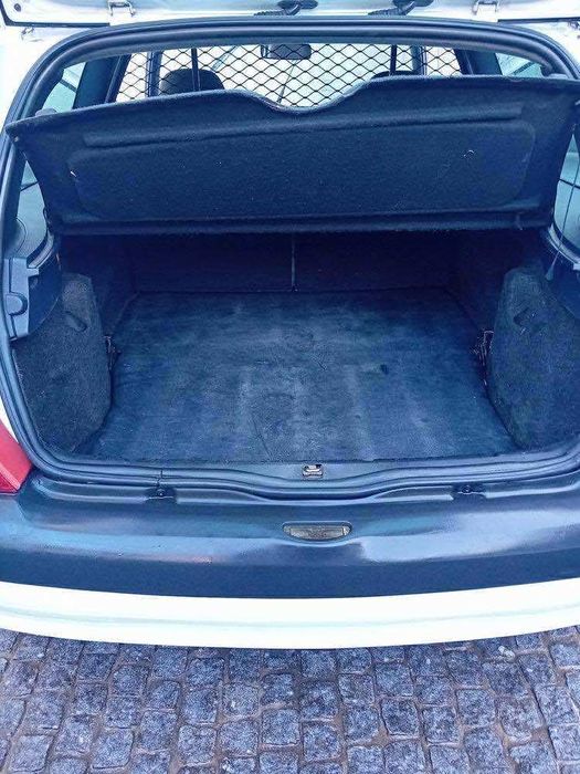 Renault clio em bom estado