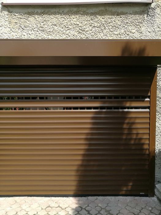 Bramy rolowane ocieplane Brama rolowana garażowa PA77