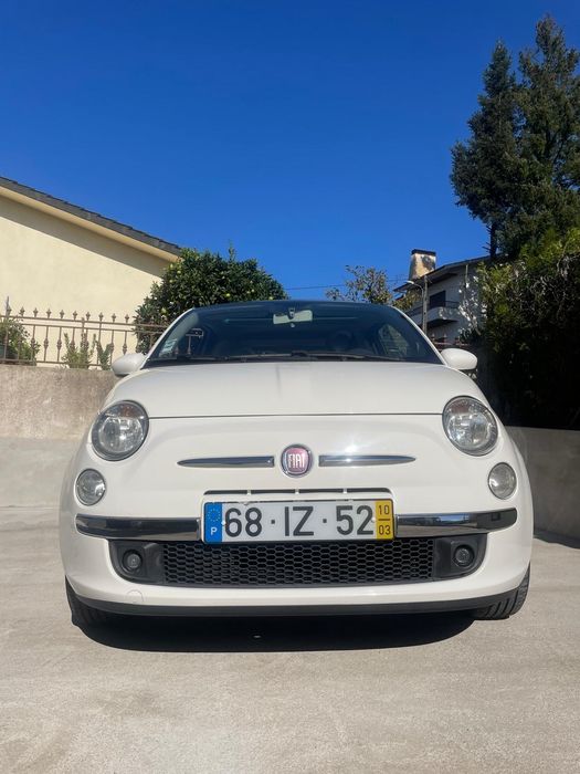 Fiat 500 em bom estado.
