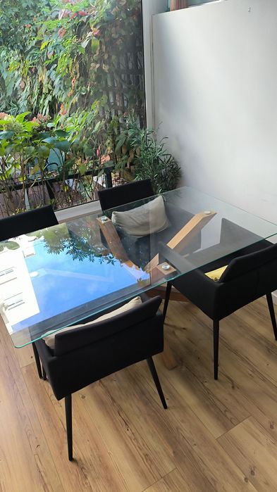 Conjunto mesa e 4 cadeiras