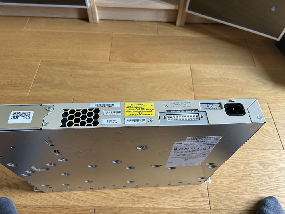Switch Cisco Catalyst 2960 C6800IA-48FPD – 48x Gigabit PoE+