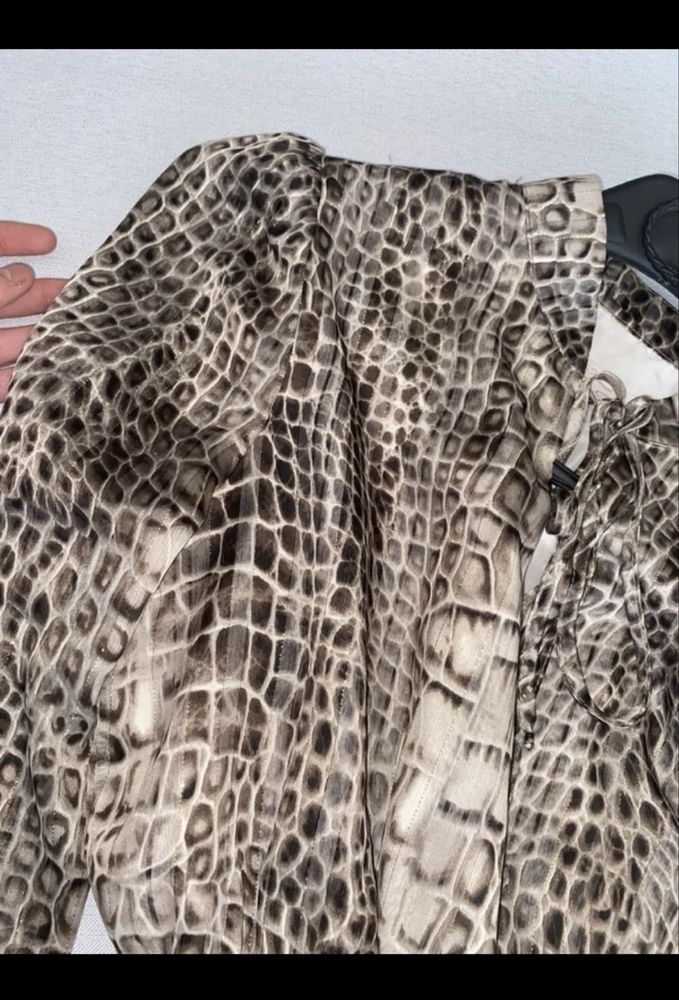 Elegancka sukienka/ złote nitki/wzór węża, rozmiar S/M (38)