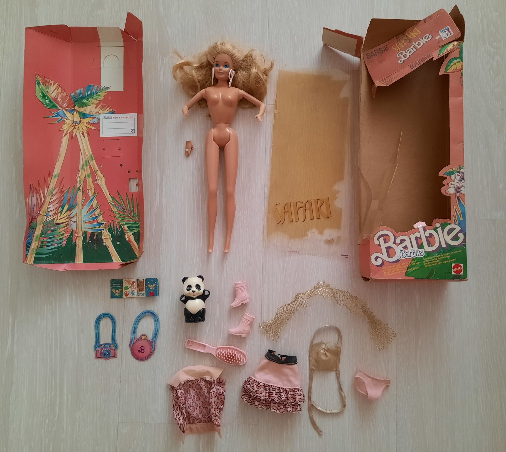 Вінтажна лялька Barbie Safari 1350 "Doll & Panda Bear"