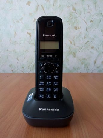 Телефон домашний "Panasonic KX-TG1611UA".