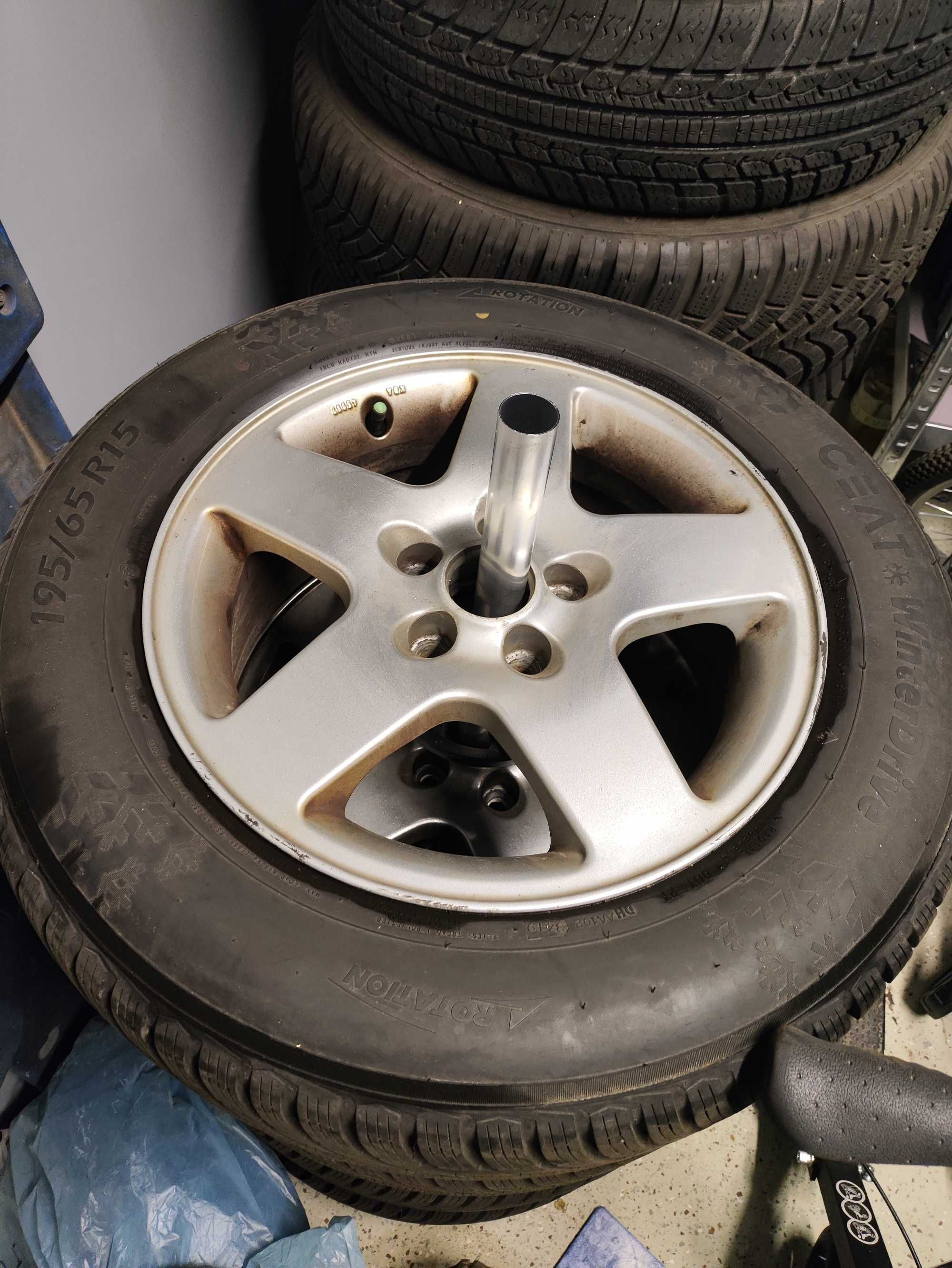 Opony zimowe i felgi 195/65 r15