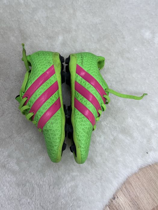 Buty do piłki nożnej chłopięce 30