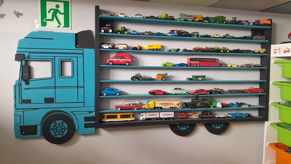 Półka na auta, zabawki