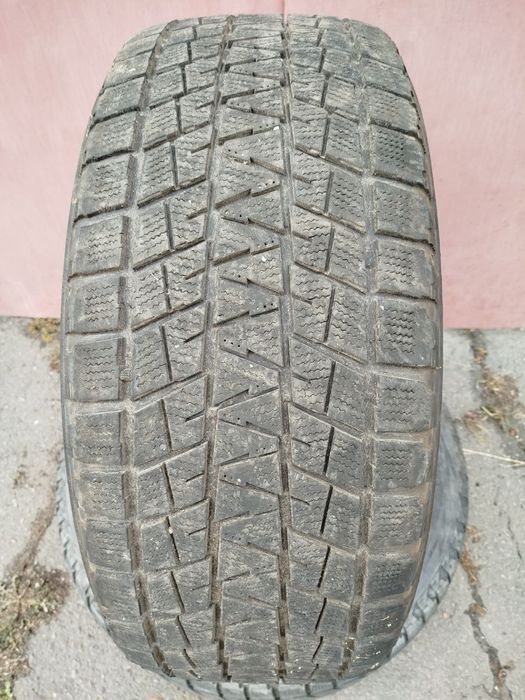 Продам два зимних колеса BRIDGESTONE BLIZZAK 285/60 R18