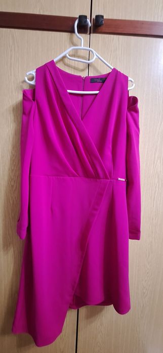 Ефектна сукня кольору фуксія