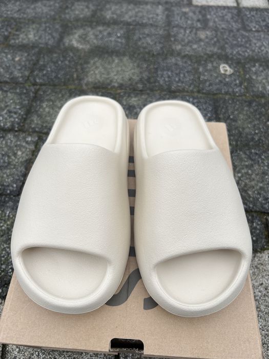 Adidas Yeezy Slide Bone klapki jasne beżowe białe 39