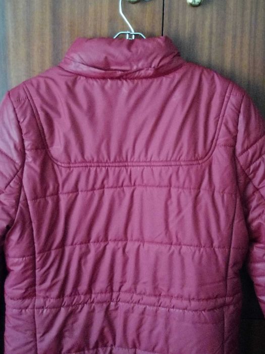 Casaco de inverno, bordeaux, com capuz amovível