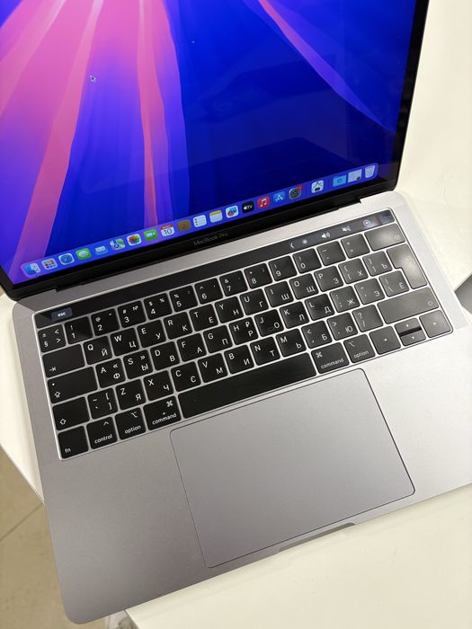 MacBook Pro 13” 2019 — Space Gray — i7 / 16GB / 512GB — Батарея: 100%