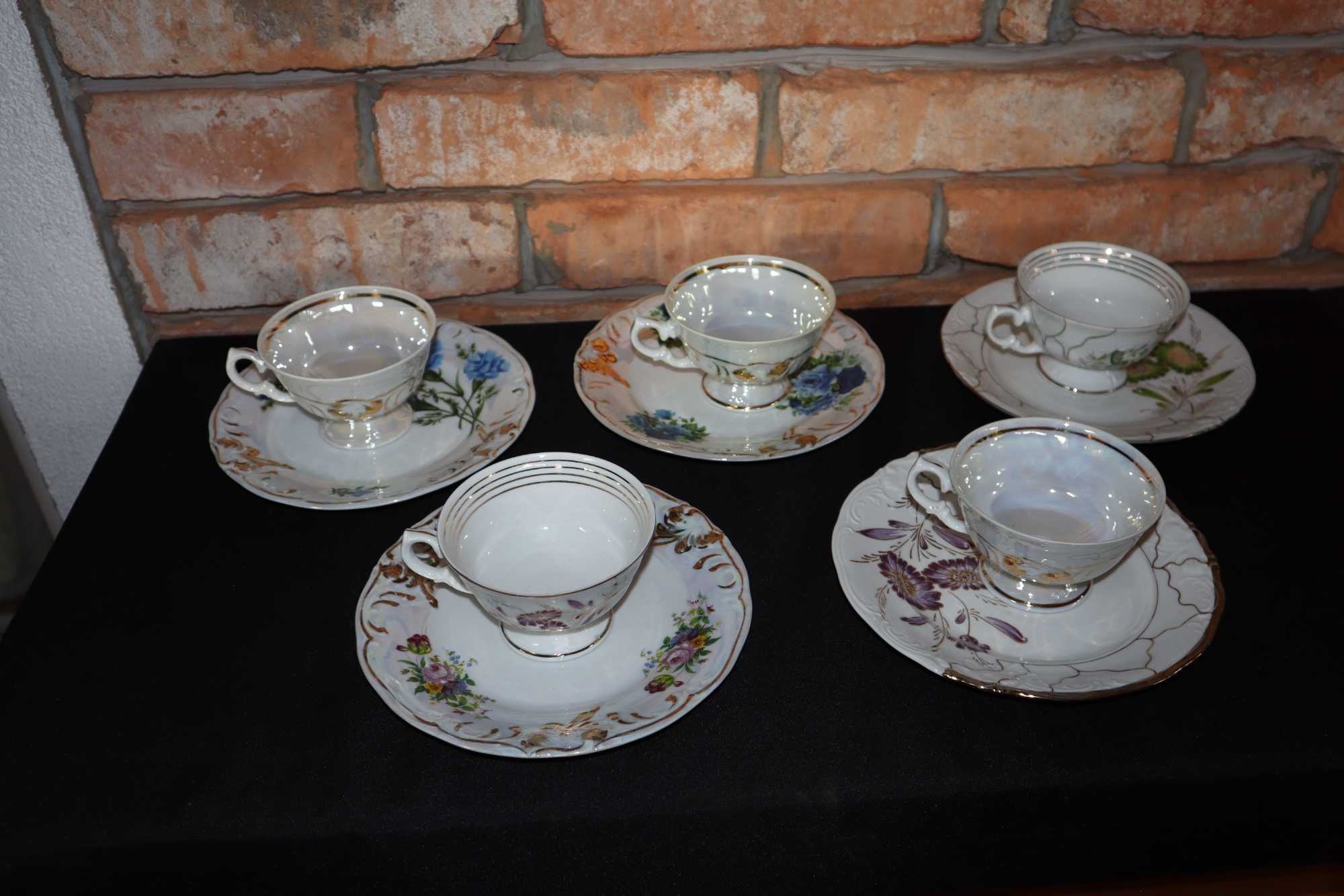 Filiżanki talerzyki porcelana kolekcjonerska Niemcy sygnowane b022621