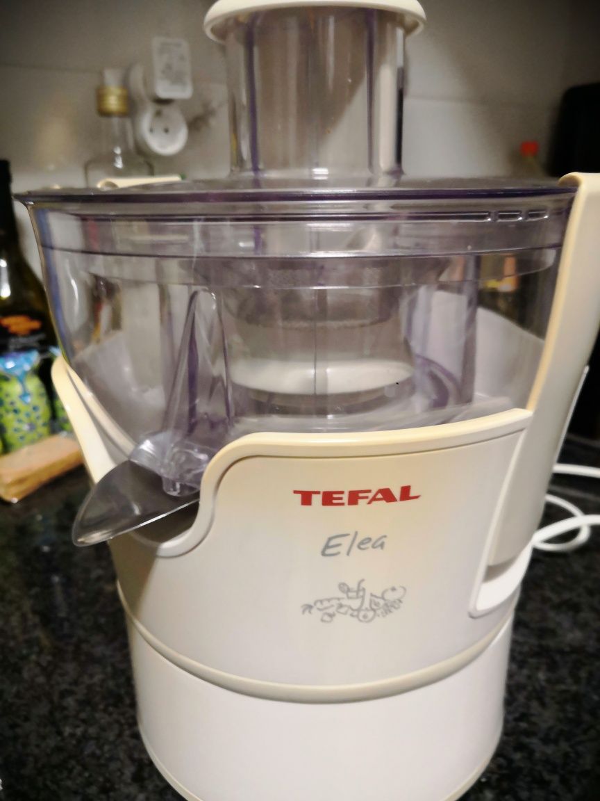 Máquina de sumos, espremedora, centrifugadora Tefal