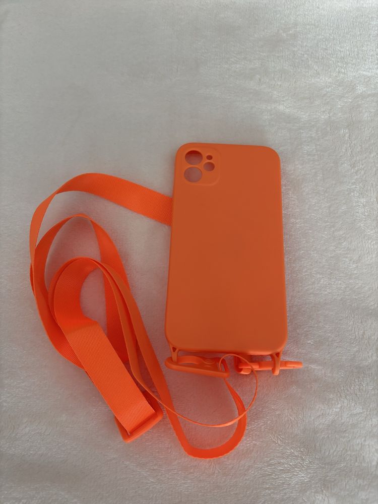 iPhone 11 stan idealny jak nowy biały + etui Guess, zestaw 7 etui