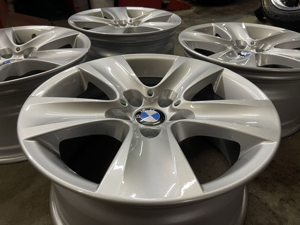 Продам комплект оригінальних дисків BMW R17 5x120