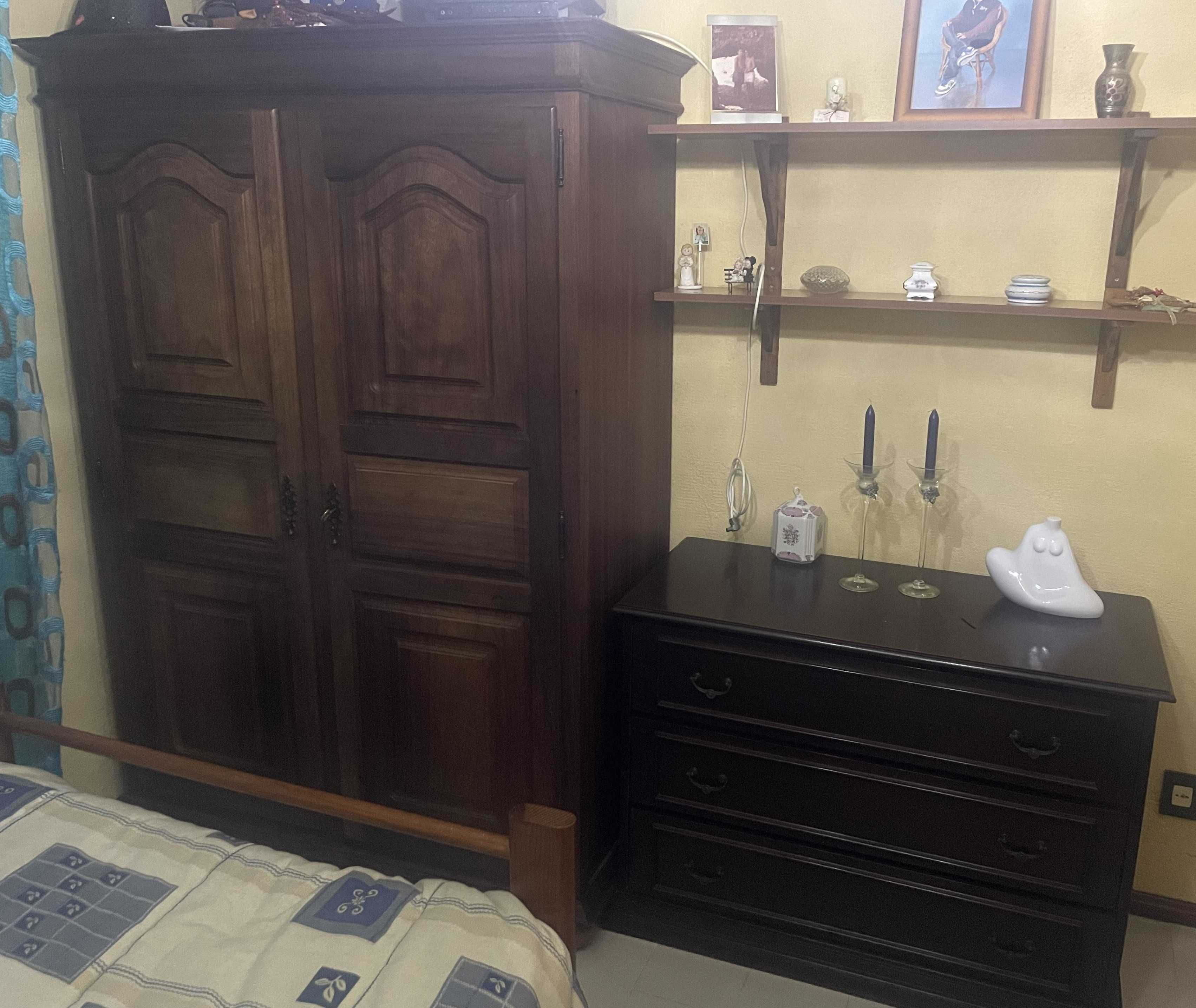 Quarto completo de solteiro com 2 camas
