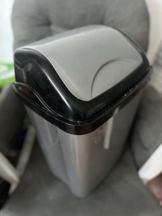 Kosz na smieci szary na worki 35l