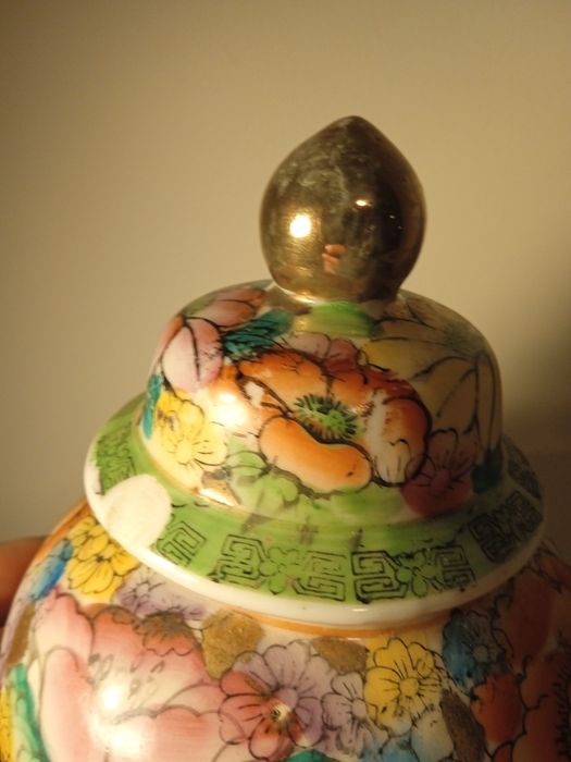 Urna/Vaso decorativo em cerâmica pintado a mão, Vintage