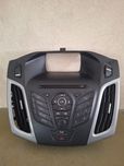 Panel sterowania radia kratka nawiewu ramka Focus MK3