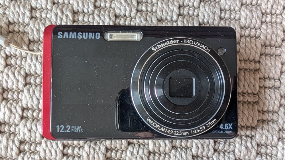 Samsung ST500 CCD Selfie Câmera com dois touchscreens.